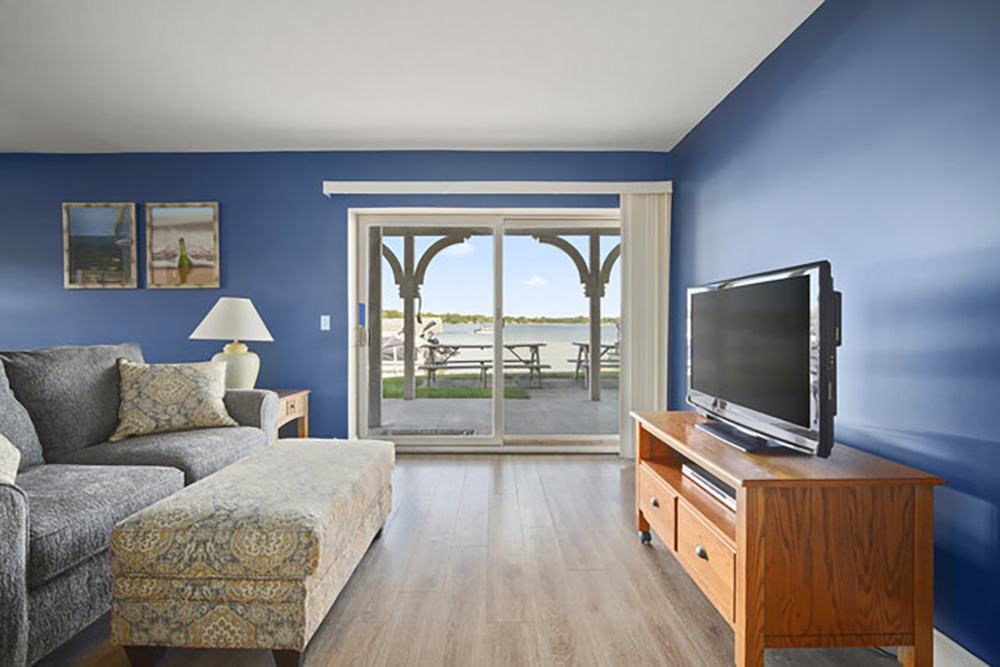 Lakefront condominium suite at Eagle Point